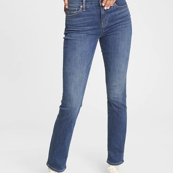 GAP Classic Straight Leg Jean - Picture 2 of 5